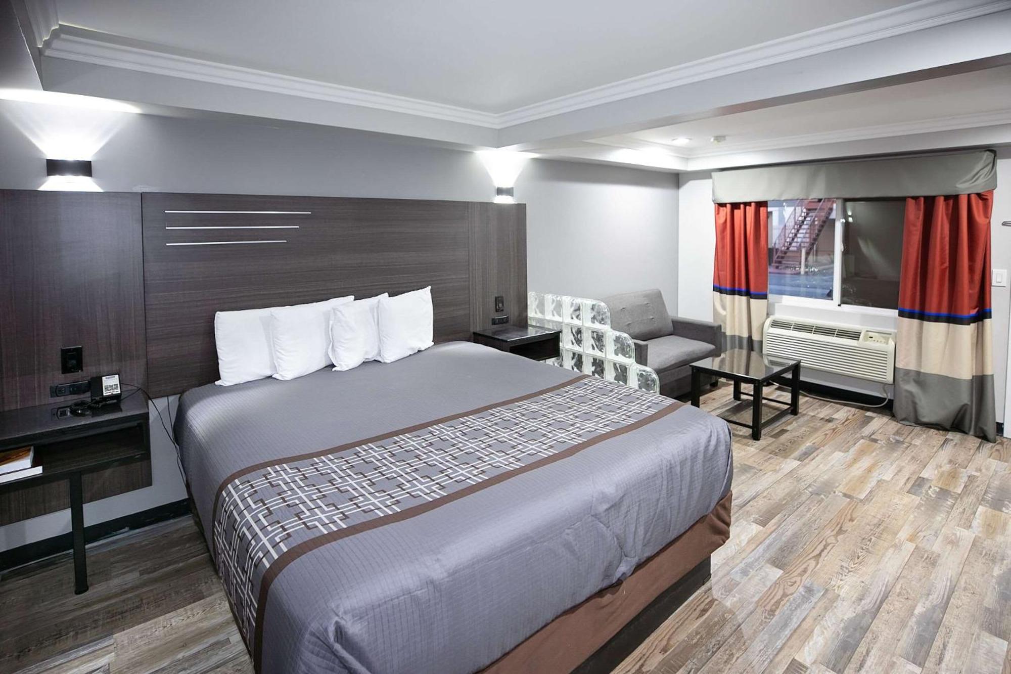 Rodeway Inn & Suites Bellflower Bagian luar foto