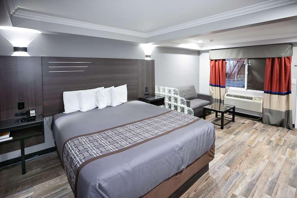 Rodeway Inn & Suites Bellflower Ruang foto